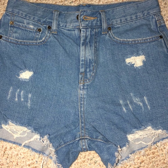 High Waisted BDG distressed jean shorts - UO - Picture 3 of 5